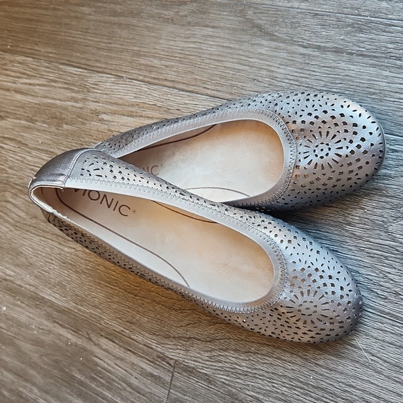 Vionic Robyn Metallic Flats 7 - Picture 4 of 5